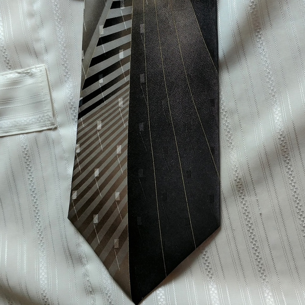 Pierre Cardin Black/Taupe Silk Tie & Pocket Square